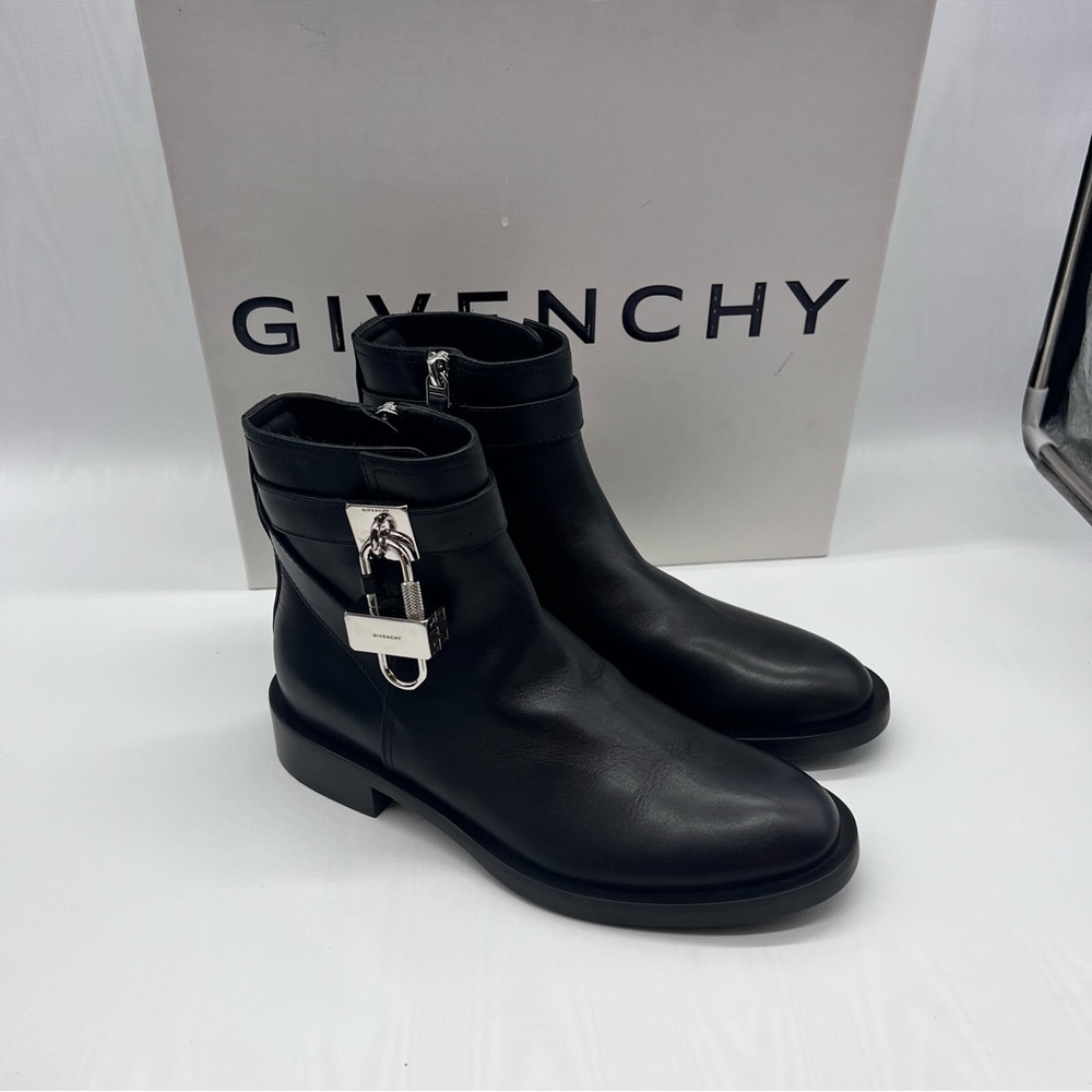 GIVENCHY
Black Padlock Boots